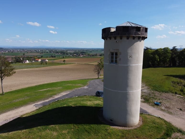 Vue sur la bassin Saint-Pourcinois Sur les hauteurs de Saulcet, vous profiterez du gîte d'une vue imprenable, dépaysement garanti !